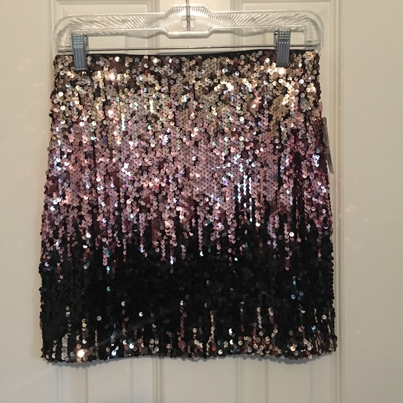Forever 21 Dresses & Skirts - Forever 21 multicolored sequin skirt. New w/ tag